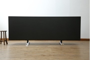 中古　美品　イタリア製　i4MARIANI(クアトロ・マリアーニ)　Guido Faleschini(グイド・ファレスキーニ)デザイン　DOLMEN(ドルメン)　本革(レザー)張りの独特の風合いが楽しめるおしゃれなサイドボード　定価約200万円　(R-079764)