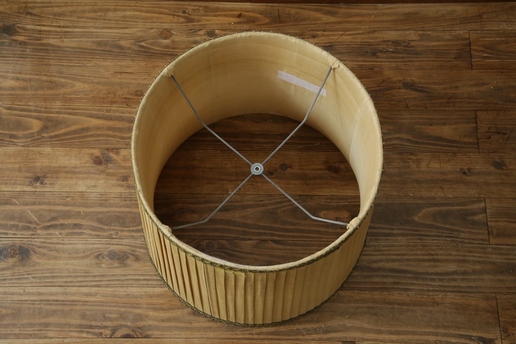 和製ヴィンテージ　大正ロマン　無垢材　挽き物脚とプリーツシェードが素敵なフロアスタンド　(R-079766)