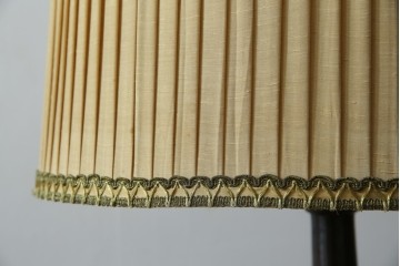 和製ヴィンテージ　大正ロマン　無垢材　挽き物脚とプリーツシェードが素敵なフロアスタンド　(R-079766)