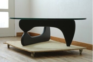中古　リプロダクト品　イサム・ノグチ(Isamu Noguchi)　洗練されたモダンデザインが美しいセンターテーブル　(R-079767)