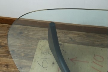 中古　リプロダクト品　イサム・ノグチ(Isamu Noguchi)　洗練されたモダンデザインが美しいセンターテーブル　(R-079767)