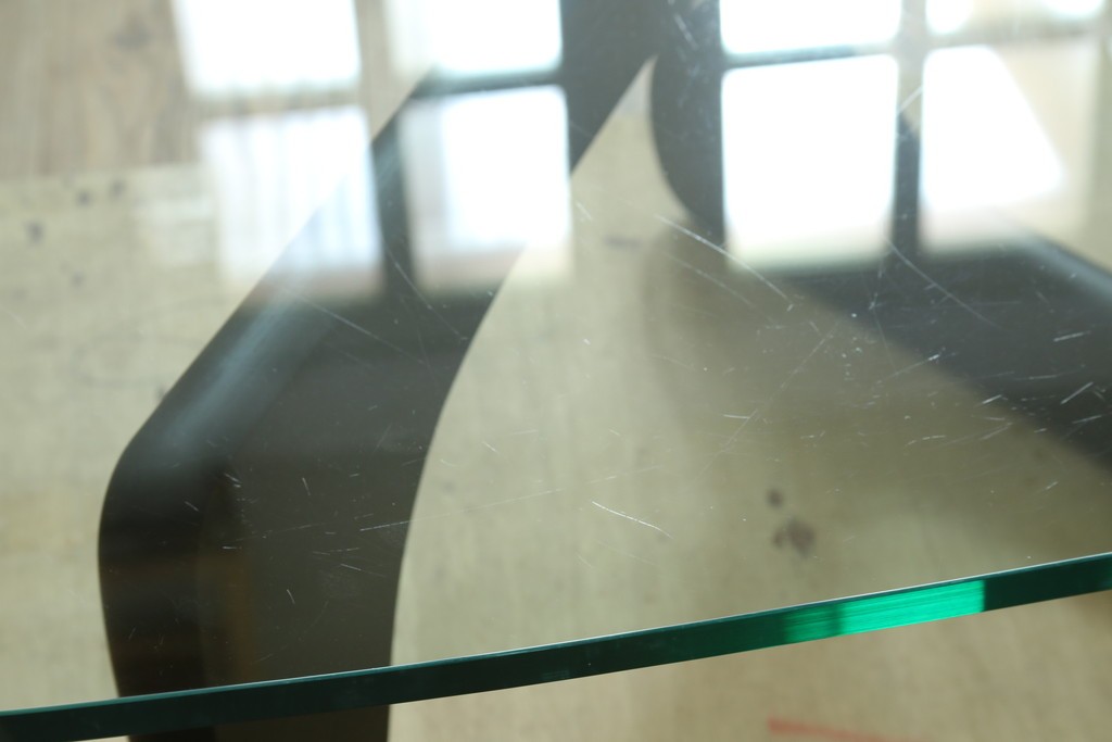 中古　リプロダクト品　イサム・ノグチ(Isamu Noguchi)　洗練されたモダンデザインが美しいセンターテーブル　(R-079767)