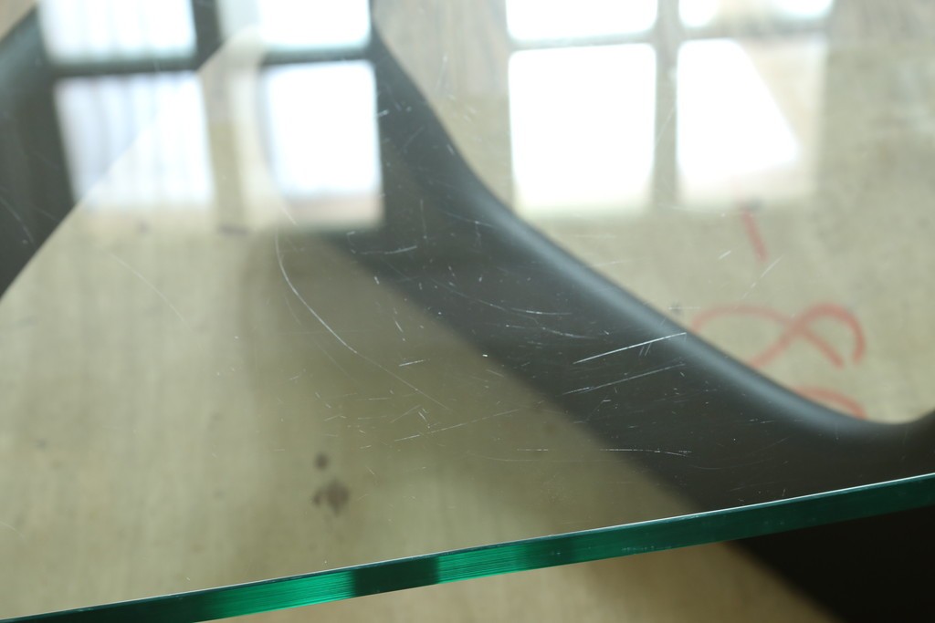中古　リプロダクト品　イサム・ノグチ(Isamu Noguchi)　洗練されたモダンデザインが美しいセンターテーブル　(R-079767)