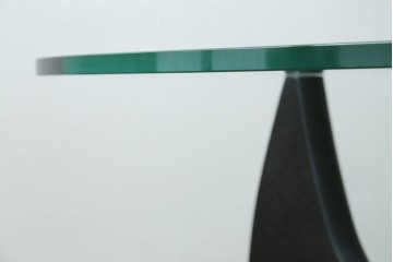中古　リプロダクト品　イサム・ノグチ(Isamu Noguchi)　洗練されたモダンデザインが美しいセンターテーブル　(R-079767)