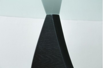 中古　リプロダクト品　イサム・ノグチ(Isamu Noguchi)　洗練されたモダンデザインが美しいセンターテーブル　(R-079767)