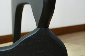 中古　リプロダクト品　イサム・ノグチ(Isamu Noguchi)　洗練されたモダンデザインが美しいセンターテーブル　(R-079767)