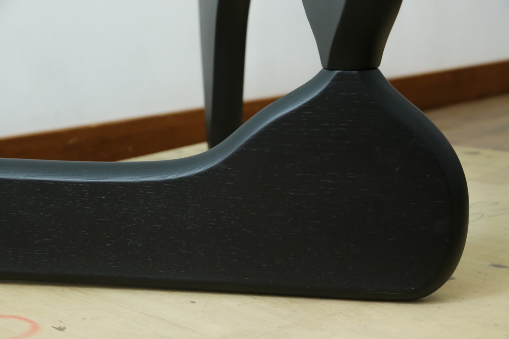 中古　リプロダクト品　イサム・ノグチ(Isamu Noguchi)　洗練されたモダンデザインが美しいセンターテーブル　(R-079767)