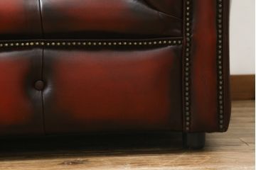中古　イギリスハンドメイド　DISTINCTIVE CHESTERFIELDS(ディスティンクティブ・チェスターフィールド)　Blenheim(ブレナム)　Club Chair(クラブチェア)　本革(レザー)　主役級の存在感を放つ一人掛けソファ(1P、アームソファ、英国)(R-079768)
