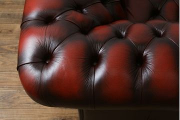 中古　イギリスハンドメイド　DISTINCTIVE CHESTERFIELDS(ディスティンクティブ・チェスターフィールド)　Blenheim(ブレナム)　Club Chair(クラブチェア)　本革(レザー)　主役級の存在感を放つ一人掛けソファ(1P、アームソファ、英国)(R-079768)