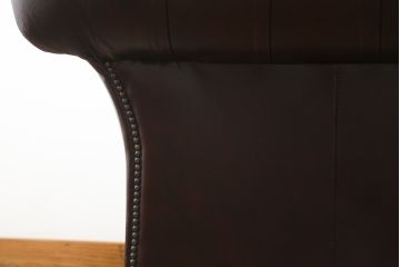 中古　イギリスハンドメイド　DISTINCTIVE CHESTERFIELDS(ディスティンクティブ・チェスターフィールド)　Blenheim(ブレナム)　Club Chair(クラブチェア)　本革(レザー)　主役級の存在感を放つ一人掛けソファ(1P、アームソファ、英国)(R-079768)