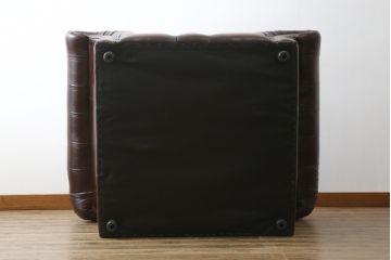 中古　イギリスハンドメイド　DISTINCTIVE CHESTERFIELDS(ディスティンクティブ・チェスターフィールド)　Blenheim(ブレナム)　Club Chair(クラブチェア)　本革(レザー)　主役級の存在感を放つ一人掛けソファ(1P、アームソファ、英国)(R-079768)