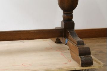 イギリスアンティーク　オーク材　クラシカルなバルボスレッグが目を引くドローリーフテーブル(ダイニングテーブル、エクステンションテーブル、2人掛け、4人掛け、6人掛け、食卓、作業台、ワークテーブル、英国)(R-079769)