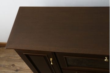中古　美品　maruni(マルニ木工)　地中海シリーズ　引き出し4杯付き　照明と鏡付きで素敵なディスプレイが叶うサイドボード118(サイドキャビネット、飾り棚、収納棚、戸棚)(定価約29万円)(R-079770)