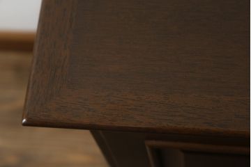 中古　美品　maruni(マルニ木工)　地中海シリーズ　引き出し4杯付き　照明と鏡付きで素敵なディスプレイが叶うサイドボード118(サイドキャビネット、飾り棚、収納棚、戸棚)(定価約29万円)(R-079770)