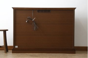 中古　美品　maruni(マルニ木工)　地中海シリーズ　引き出し4杯付き　照明と鏡付きで素敵なディスプレイが叶うサイドボード118(サイドキャビネット、飾り棚、収納棚、戸棚)(定価約29万円)(R-079770)