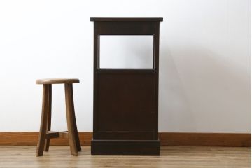 中古　北海道民芸家具　品のあるクラシカルなデザインが魅力的な電話台(サイドテーブル、ナイトテーブル、花台、飾り台、収納棚)(R-079772)