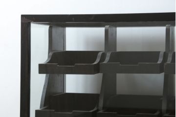 和製ビンテージ　特注!!　ペイント仕上げ限定　黒いペイントが男前でカッコいいシャツケース(ガラスケース、Gケース、ショーケース、陳列棚、飾り棚、店舗什器、ヴィンテージ)(R-079773)