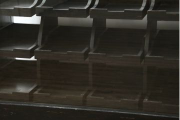 和製ビンテージ　特注!!　ペイント仕上げ限定　黒いペイントが男前でカッコいいシャツケース(ガラスケース、Gケース、ショーケース、陳列棚、飾り棚、店舗什器、ヴィンテージ)(R-079773)