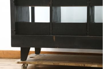 和製ビンテージ　特注!!　ペイント仕上げ限定　黒いペイントが男前でカッコいいシャツケース(ガラスケース、Gケース、ショーケース、陳列棚、飾り棚、店舗什器、ヴィンテージ)(R-079773)