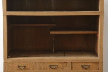 和製アンティーク　側面引き出しのユニークデザイン!木味が趣あふれる関東水屋箪笥(食器棚、収納棚、戸棚、キャビネット、重ね箪笥、茶棚、引き出し)(R-079774)