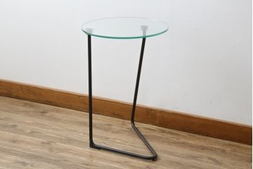 中古　美品　希少モデル!!　フランス　Ligne Roset(リーン・ロゼ)　ANGIE ANAKIS (アンジー・アナキス)デザイン　Rythme(リズム)　個性光るモダンデザインがおしゃれなサイドテーブル(ガラステーブル、カフェテーブル、コーヒーテーブル、丸テーブル、ラウンドテーブル、花台、飾り台)(R-079777)