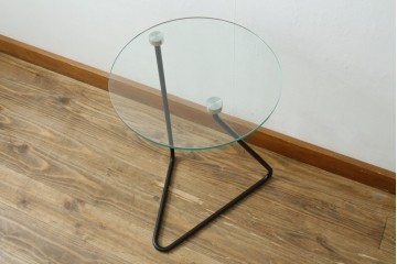 中古　フランス製　美品　希少モデル!!　Ligne Roset(リーン・ロゼ)　ANGIE ANAKIS (アンジー・アナキス)デザイン　Rythme(リズム)　個性光るモダンデザインのサイドテーブル　(R-079777)