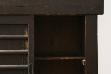和製アンティーク　京都産　透かしの意匠がお洒落な和の趣溢れる三尺水屋箪笥(食器棚、収納棚、戸棚、キャビネット、重ね箪笥、店舗什器)(R-079784)