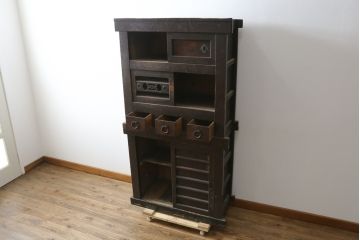 和製アンティーク　京都産　透かしの意匠がお洒落な和の趣溢れる三尺水屋箪笥(食器棚、収納棚、戸棚、キャビネット、重ね箪笥、店舗什器)(R-079784)