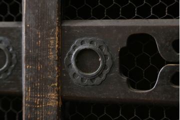 和製アンティーク　京都産　透かしの意匠がお洒落な和の趣溢れる三尺水屋箪笥(食器棚、収納棚、戸棚、キャビネット、重ね箪笥、店舗什器)(R-079784)