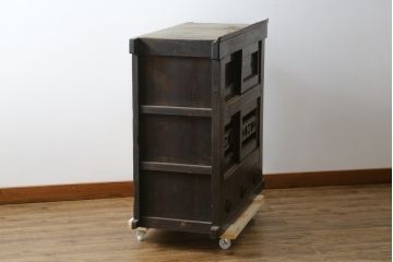 和製アンティーク　京都産　透かしの意匠がお洒落な和の趣溢れる三尺水屋箪笥サイドボード(食器棚、収納棚、戸棚、キャビネット、店舗什器)(R-079785)