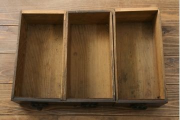 和製アンティーク　京都産　透かしの意匠がお洒落な和の趣溢れる三尺水屋箪笥サイドボード(食器棚、収納棚、戸棚、キャビネット、店舗什器)(R-079785)