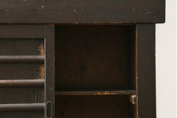 和製アンティーク　京都産　横桟引き戸が和モダンな雰囲気を高める三尺水屋箪笥サイドボード(食器棚、収納棚、戸棚、キャビネット、店舗什器)(R-079786)