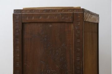和製ビンテージ　軽井沢彫り　繊細かつ大胆な彫り込みが目を引くローチェスト(ローボード、サイドボード、リビングボード、テレビ台、テレビボード、収納箪笥、引き出し、ヴィンテージ)(R-079790)
