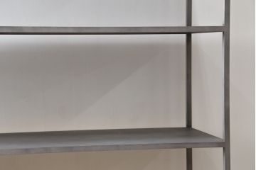 中古　ヨーロッパ　ブランド家具　特注　オーダー品!!　美しいシルエットのアイアンラック(オープンラック、シェルフ、店舗什器、飾り棚、陳列棚)(製作費約30万円)(R-079792)