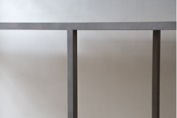 中古　ヨーロッパ　ブランド家具　特注　オーダー品!!　美しいシルエットのアイアンラック(オープンラック、シェルフ、店舗什器、飾り棚、陳列棚)(製作費約30万円)(R-079792)