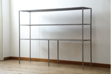 中古　ヨーロッパ　ブランド家具　特注　オーダー品!!　美しいシルエットのアイアンラック(オープンラック、シェルフ、店舗什器、飾り棚、陳列棚)(製作費約30万円)(R-079792)