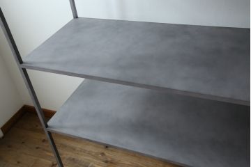中古　ヨーロッパ　ブランド家具　特注　オーダー品!!　美しいシルエットのアイアンラック(オープンラック、シェルフ、店舗什器、飾り棚、陳列棚)(製作費約30万円)(R-079792)