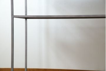中古　ヨーロッパ　ブランド家具　特注　オーダー品!!　美しいシルエットのアイアンラック(オープンラック、シェルフ、店舗什器、飾り棚、陳列棚)(製作費約30万円)(R-079792)