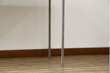 中古　ヨーロッパ　ブランド家具　特注　オーダー品!!　美しいシルエットのアイアンラック(オープンラック、シェルフ、店舗什器、飾り棚、陳列棚)(製作費約30万円)(R-079792)
