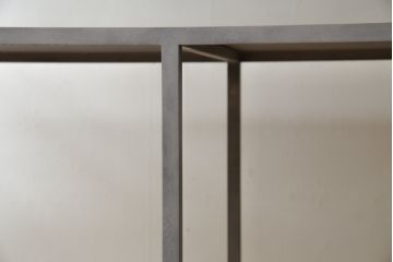 中古　ヨーロッパ　ブランド家具　特注　オーダー品!!　美しいシルエットのアイアンラック(オープンラック、シェルフ、店舗什器、飾り棚、陳列棚)(製作費約30万円)(R-079792)