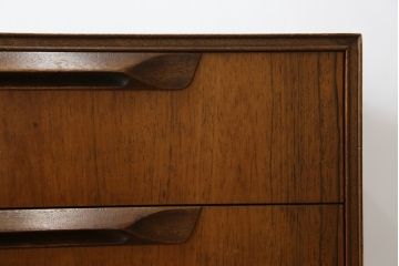 イギリスビンテージ　A.H.McIntosh(マッキントッシュ)社　深みある木の色合いが魅力のサイドボード(サイドキャビネット、リビングボード、収納棚、戸棚、引き出し、ヴィンテージ、英国、北欧)(R-079793)