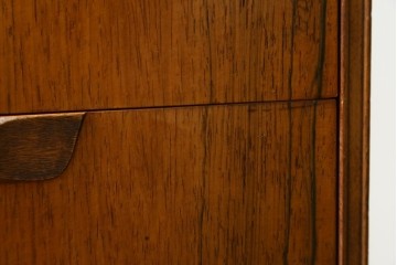 イギリスヴィンテージ　A.H.McIntosh(マッキントッシュ)社　深みある木の色合いが魅力のサイドボード　(R-079793)