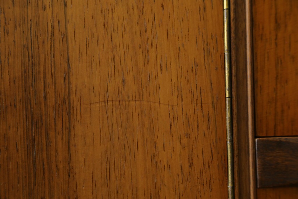 イギリスヴィンテージ　A.H.McIntosh(マッキントッシュ)社　深みある木の色合いが魅力のサイドボード　(R-079793)