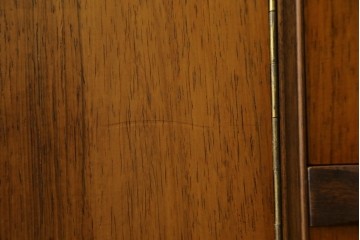 イギリスヴィンテージ　A.H.McIntosh(マッキントッシュ)社　深みある木の色合いが魅力のサイドボード　(R-079793)