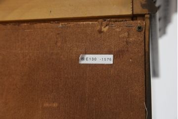 中古　ヒッコリーチェア(HICKORY CHAIR)　クラシカルで高級感溢れる照明付きのキャビネット(収納棚、戸棚、飾り棚、食器棚、カップボード)(定価約410万円)(R-079795)