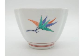 重要無形文化財　人間国宝　十三代 酒井田柿右衛門　有田焼　錦　笹文　約9cm　3寸　落ち着いた佇まいの中付5客セット(深皿、取鉢、小鉢、豆鉢、和食器、共箱付き、裏印、花押、三寸)(R-079801)