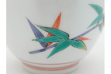 重要無形文化財　人間国宝　十三代 酒井田柿右衛門　有田焼　錦　笹文　約9cm　3寸　落ち着いた佇まいの中付5客セット(深皿、取鉢、小鉢、豆鉢、和食器、共箱付き、裏印、花押、三寸)(R-079801)