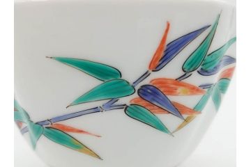 重要無形文化財　人間国宝　十三代 酒井田柿右衛門　有田焼　錦　笹文　約9cm　3寸　落ち着いた佇まいの中付5客セット(深皿、取鉢、小鉢、豆鉢、和食器、共箱付き、裏印、花押、三寸)(R-079801)