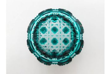 尚古集成館監修　復元　島津薩摩切子　色被せガラス　鮮やかな色彩が美しい猪口3客セット(ガラス、硝子、御猪口、おちょこ、蕎麦猪口、ぐい呑み、盃、杯、酒器、共箱付き、ウコン布付き)(R-079804)