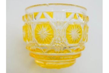 尚古集成館監修　復元　島津薩摩切子　色被せガラス　鮮やかな色彩が美しい猪口3客セット(ガラス、硝子、御猪口、おちょこ、蕎麦猪口、ぐい呑み、盃、杯、酒器、共箱付き、ウコン布付き)(R-079804)